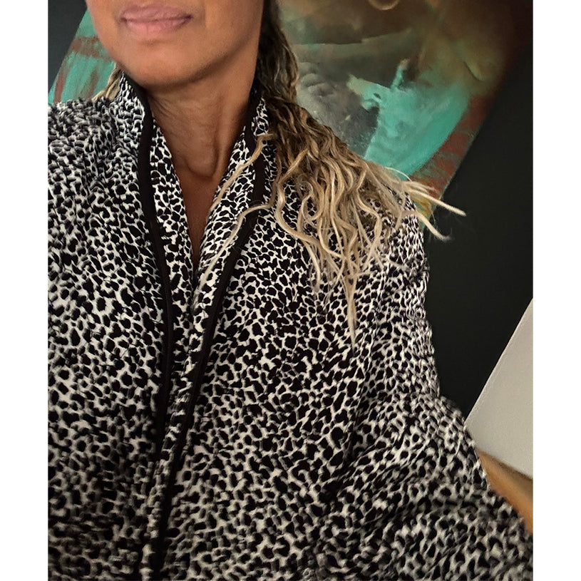 QUILTED BLACK N WHITE DOT JACKET - FULL ZIP FRONT