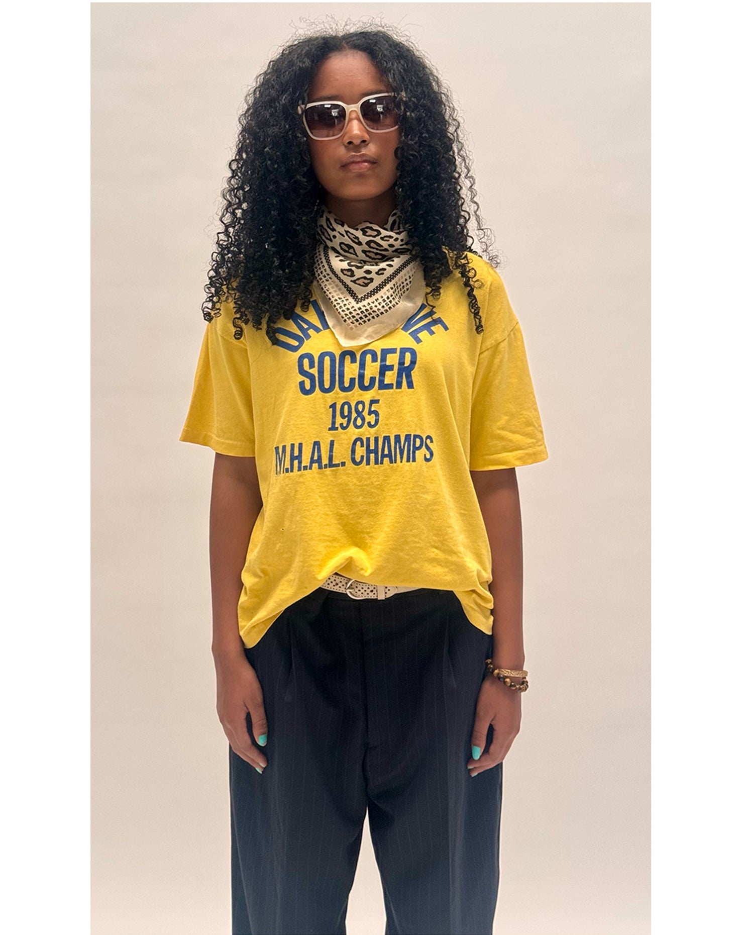 1985 VINTAGE SPORTS TEE - YELLOW/BLUE PRINT