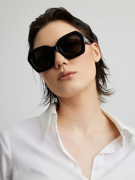 KOMONO GWEN BLACK TORTOISE SUNGLASSES