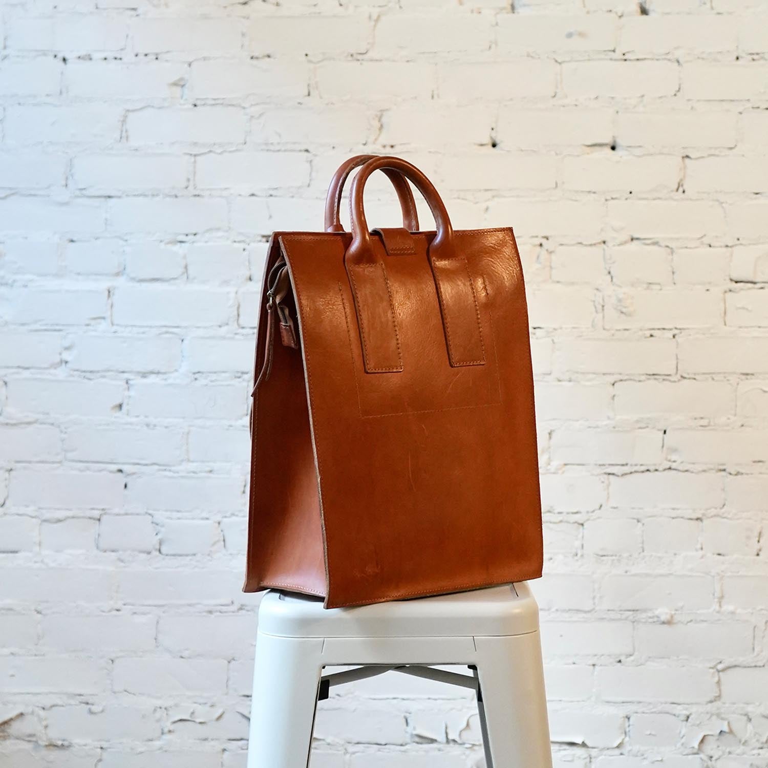 O.N.W. LEATHER BERGEN BAG - BROWN